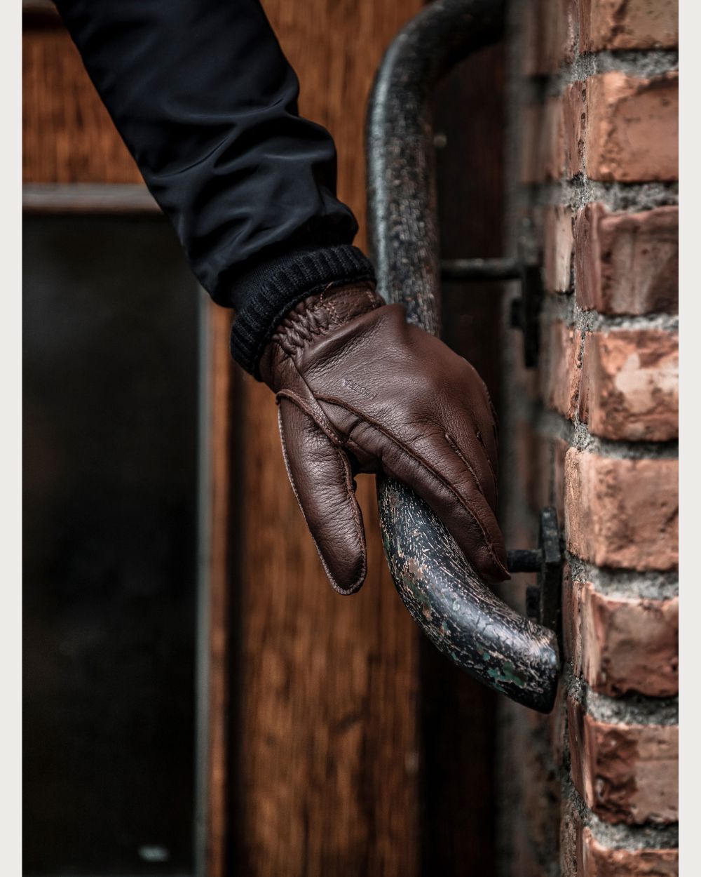Mens Hestra Deerskin Primaloft Rib Gloves - Dark Brown Après Gloves Hestra