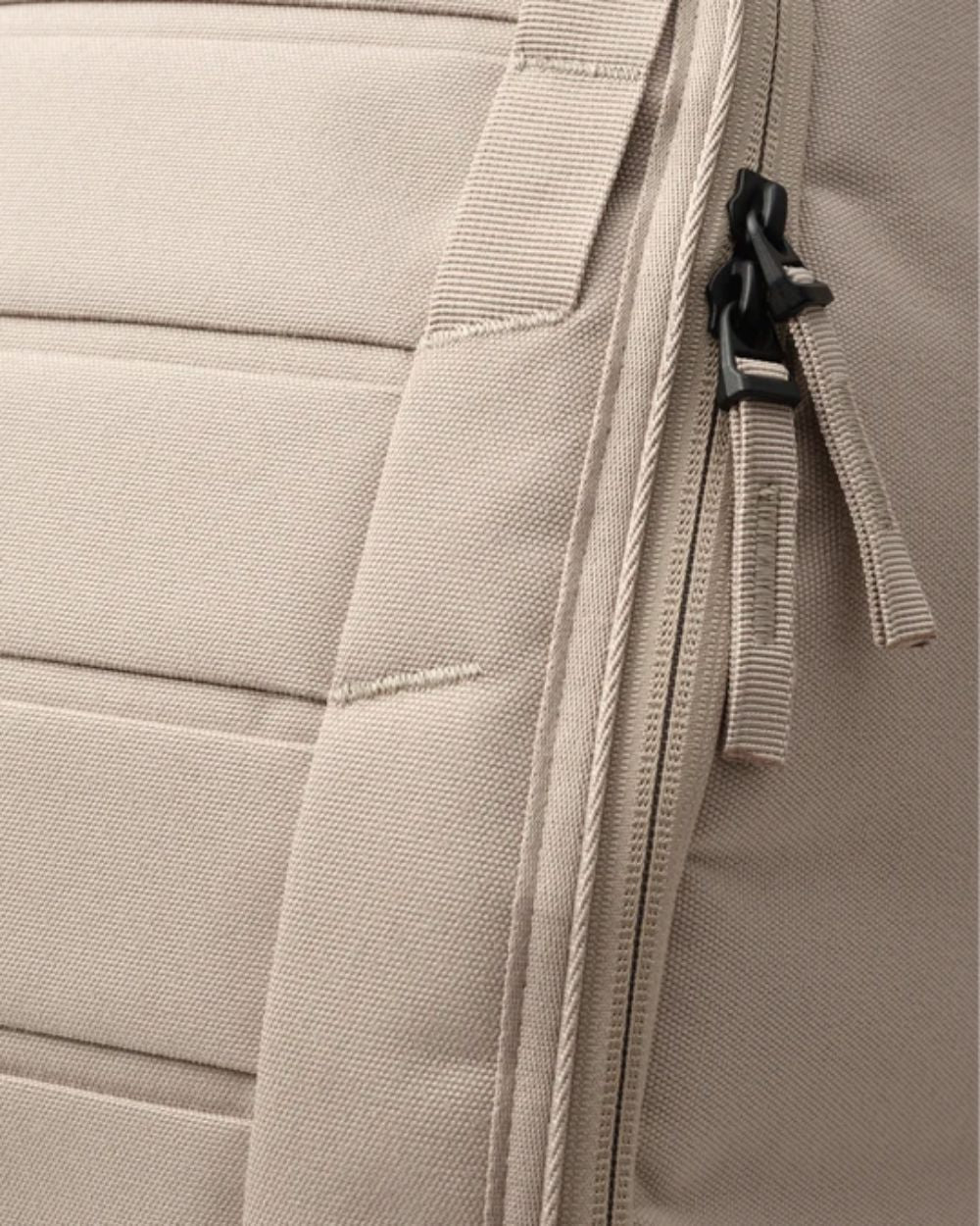 D_b_ Hugger Backpack 30L - Fogbow Beige Luggage D_b_ 